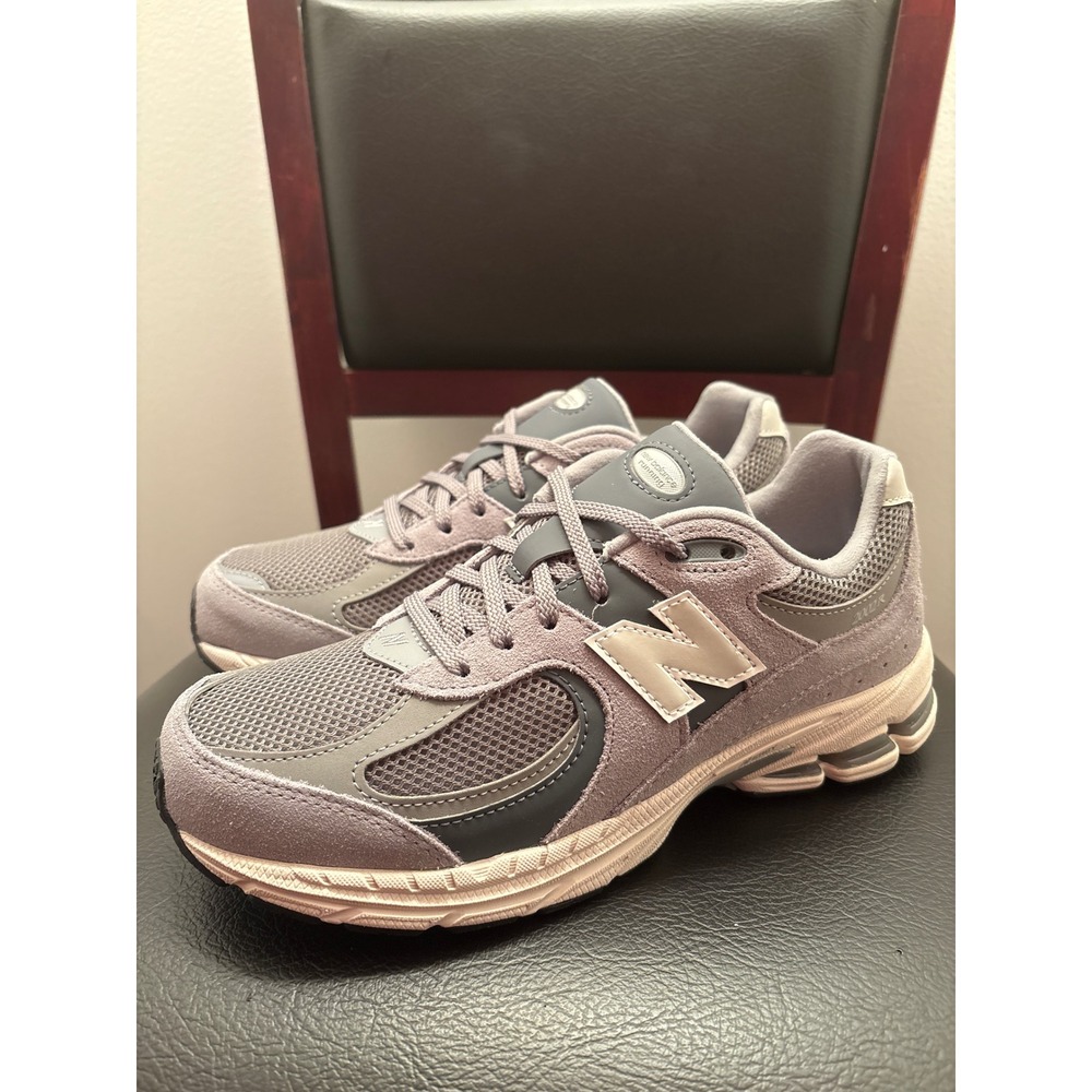 New Balance 2002R Grey Women's Running Shoes Sneakers Sz 6.5Y 8 Women's - Picture 2 of 6